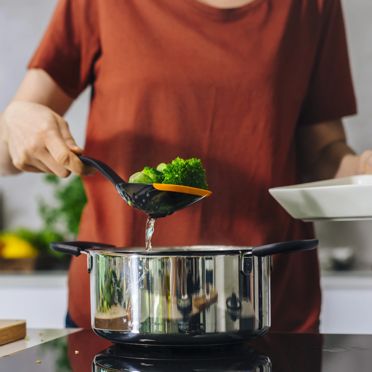 Fiskars Functional Form Lepel Met Gat 29,6 Cm 2 Fiskars Functional Form Lepel Met Gat 29,6 Cm - Afbeelding 2