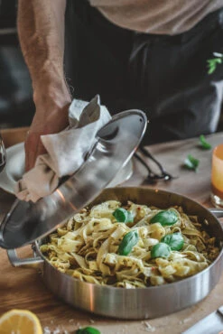 Fiskars Norden Oven Pan Roestvrij Staal 15 Fiskars Norden Oven Pan Roestvrij Staal -Trendy Huishouden 35796 01 7 EnvironmentImage 1df5d85fde