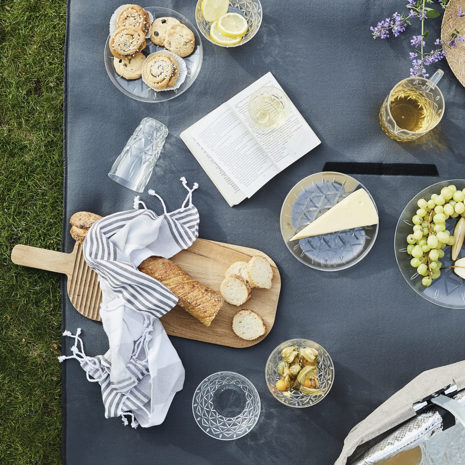 Sagaform Nature Snijplank Bamboe Met Handvat 3 Sagaform Nature Snijplank Bamboe Met Handvat - Afbeelding 3