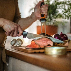 Fiskars Functional Form Snijmes -Trendy Huishouden 47495 01 3 EnvironmentImage c04904a403