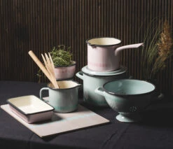 Muurla Vappu Emaille Steelpan 1,9 L -Trendy Huishouden 501751 01 12 EnvironmentImage d844f141c9