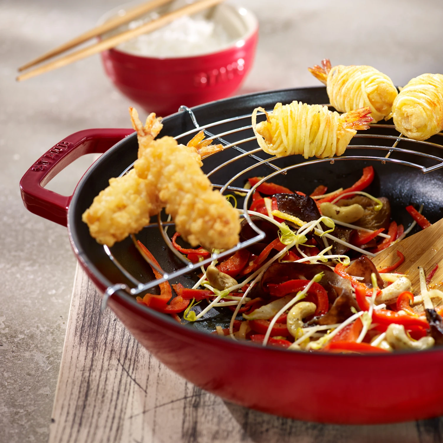 Staub Wok Met Glazen Deksel Ø37 Cm 5,7 L 2 Staub Wok Met Glazen Deksel Ø37 Cm 5,7 L - Afbeelding 2
