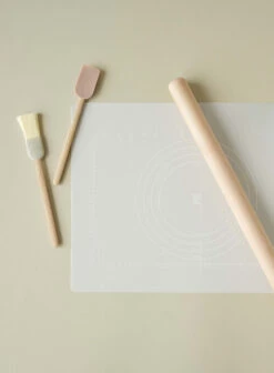 RIG TIG BAKE-IT Deegroller En Bakmat 7 RIG TIG BAKE-IT Deegroller En Bakmat -Trendy Huishouden 510459 01 4 EnvironmentImage 03e7698e2a