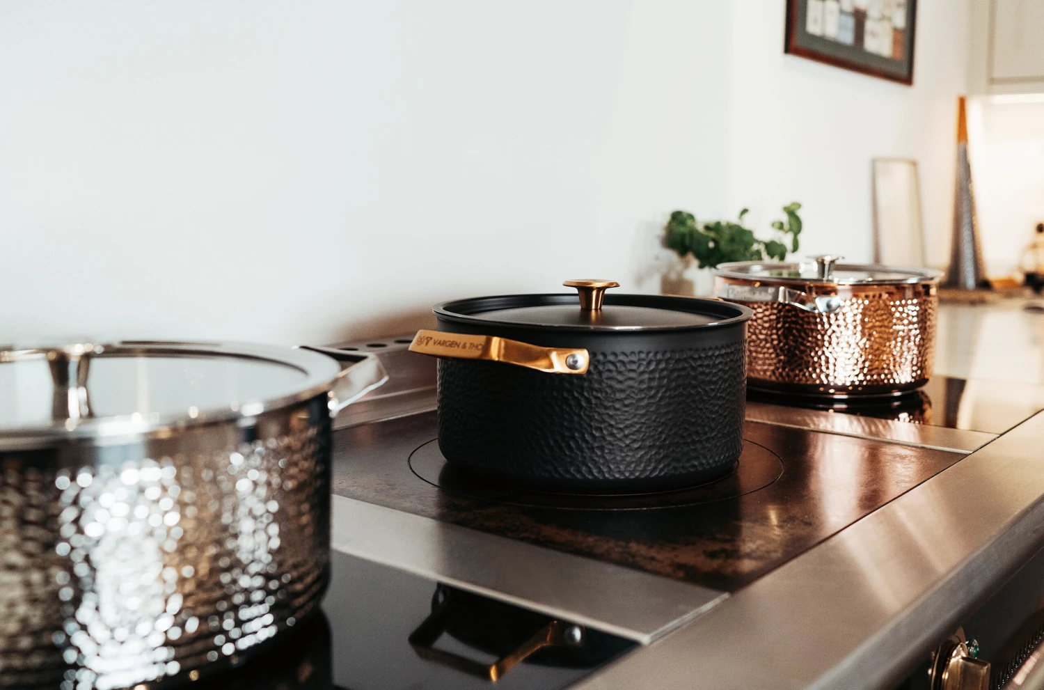 Arvet Gehamerde Zwarte Braadpan Met Deksel 5 Arvet Gehamerde Zwarte Braadpan Met Deksel - Afbeelding 5