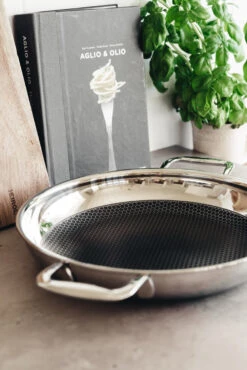 Heirol Steelsafe Koekenpan Met Twee Handvatten 6 Heirol Steelsafe Koekenpan Met Twee Handvatten -Trendy Huishouden 515870 01 4 EnvironmentImage ed58339b40