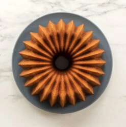 Nordic Ware Brilliance Bundt Bakvorm 9 Nordic Ware Brilliance Bundt Bakvorm -Trendy Huishouden 515968 01 6 EnvironmentImage 58c99fc874