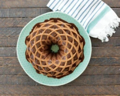 Nordic Ware Jubilee Bundt Bakvorm 7 Nordic Ware Jubilee Bundt Bakvorm -Trendy Huishouden 515970 01 5 EnvironmentImage 550083cbba