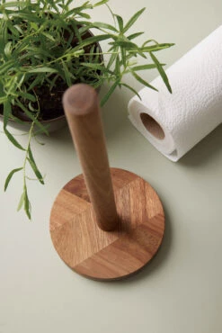 Aida Keukenrolhouder Acaciahout -Trendy Huishouden 582156 01 42 EnvironmentImage 1352841a41
